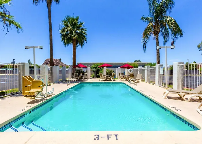 Hotel 6 Tempe, Az Phoenix Airport Priest Dr 2*