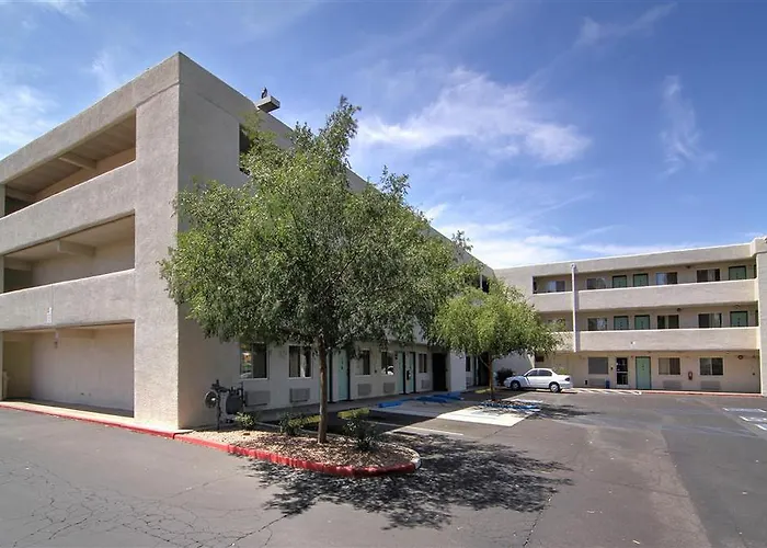Hotel 6 Tempe, Az Phoenix Airport Priest Dr 2*