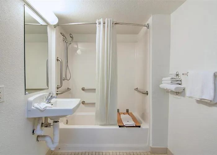 Hotel 6 Tempe, Az Phoenix Airport Priest Dr 2*